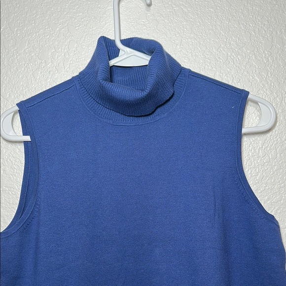Chico's Silk Blend Sleeveless Blue Turtleneck Top 2 - Picture 2 of 8